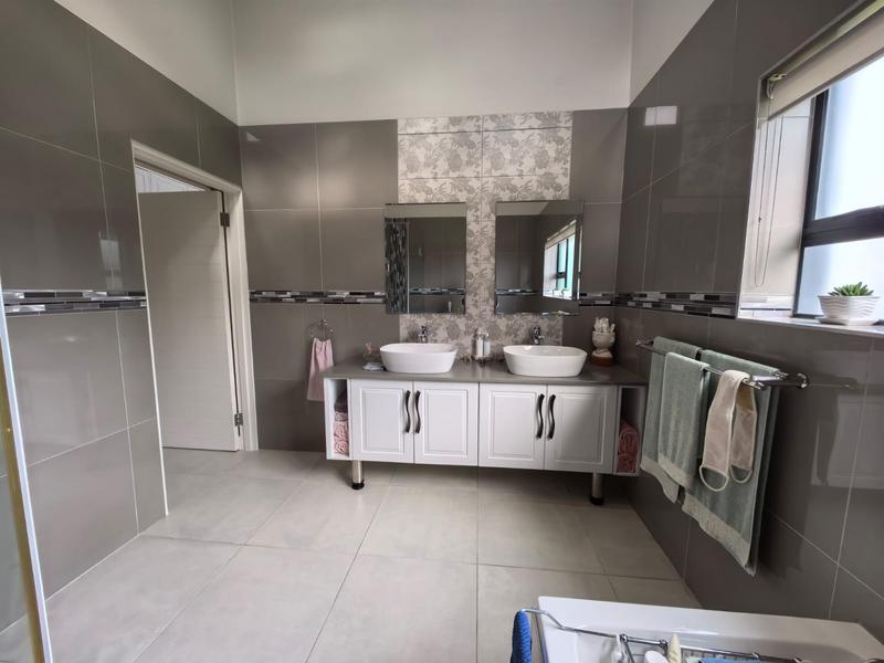 4 Bedroom Property for Sale in Tergniet Western Cape